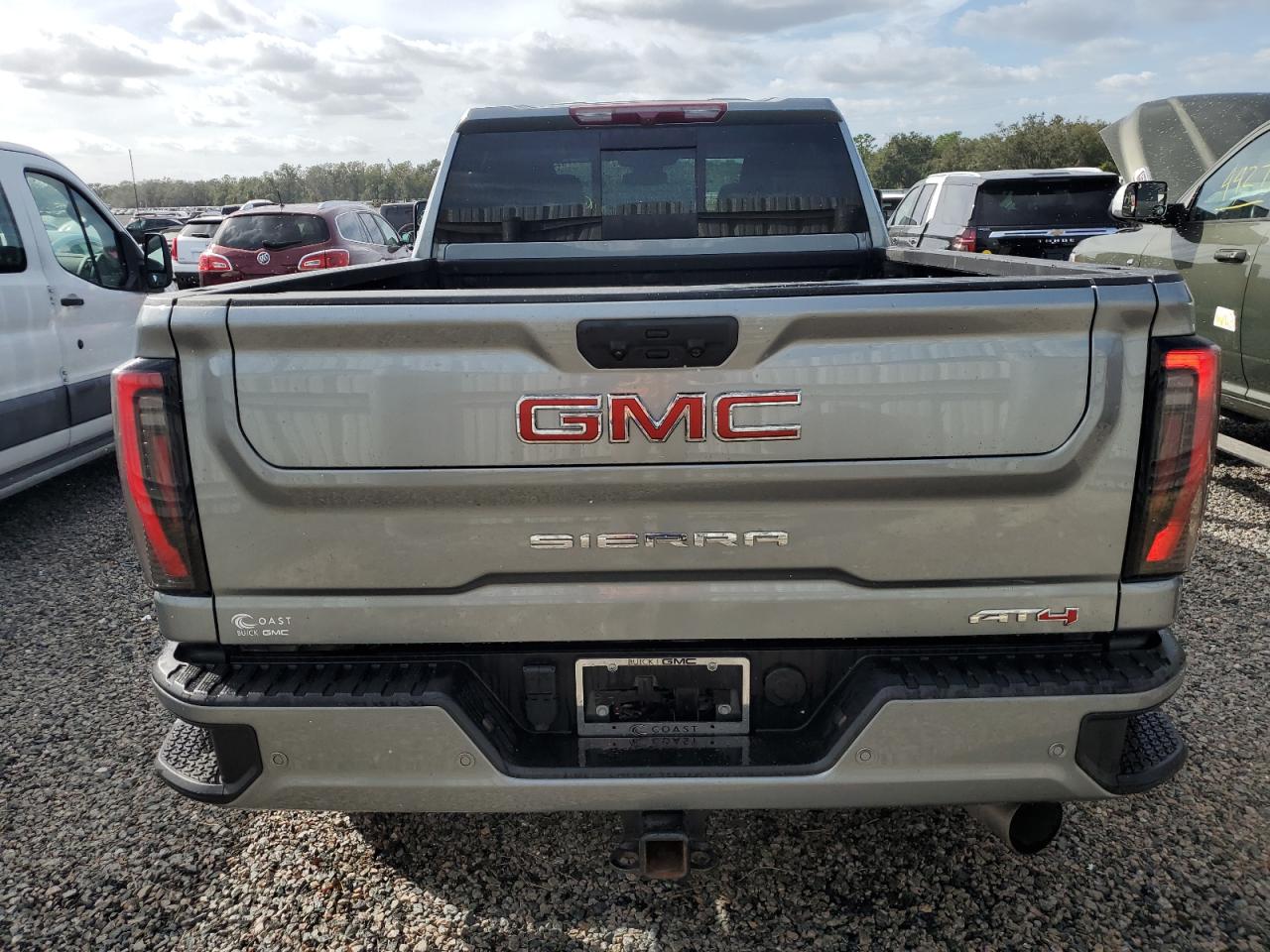 2024 GMC Sierra K2500 At4 VIN: 1GT49PEYXRF157205 Lot: 79937384