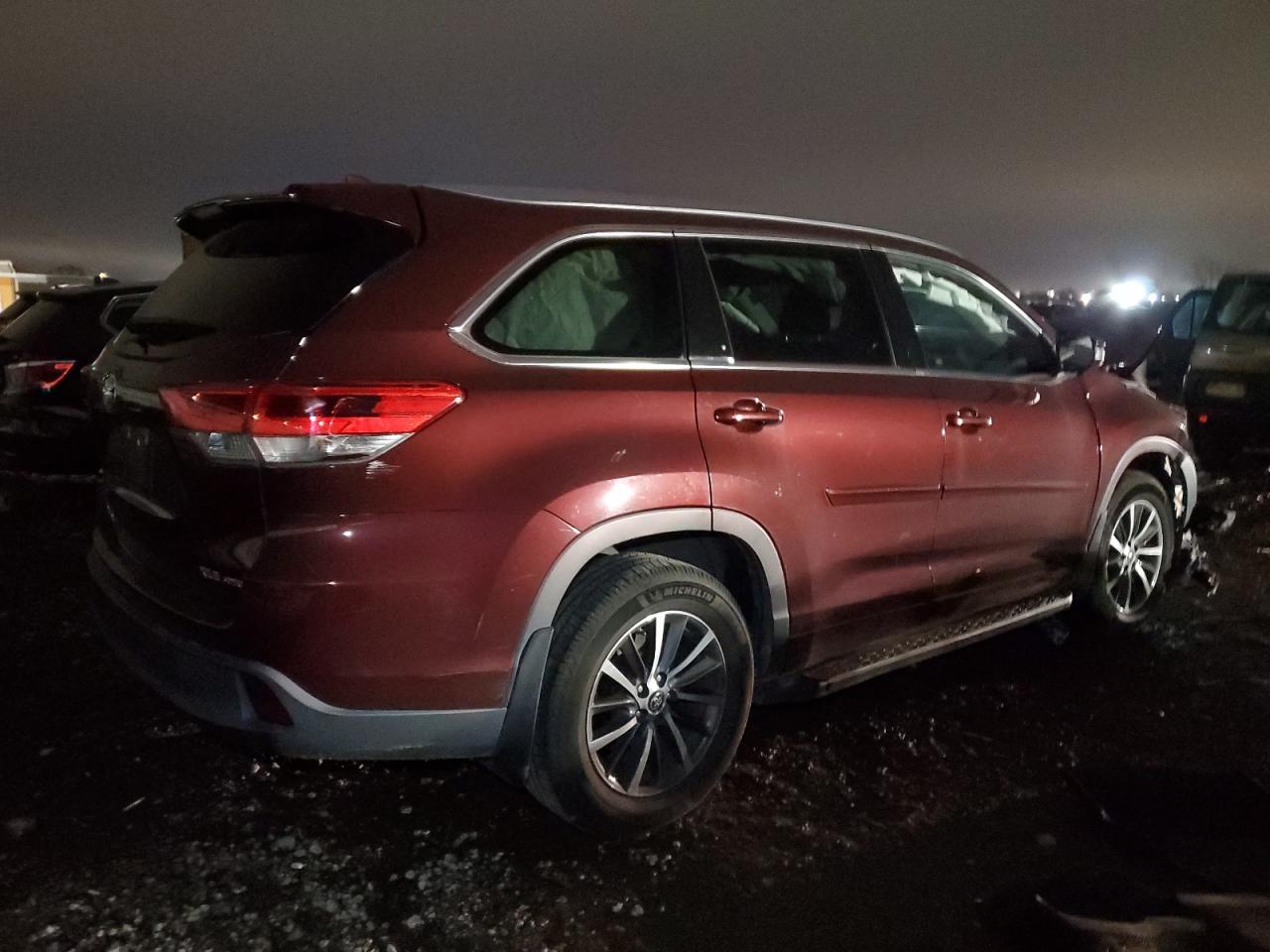 2017 Toyota Highlander - Image 3