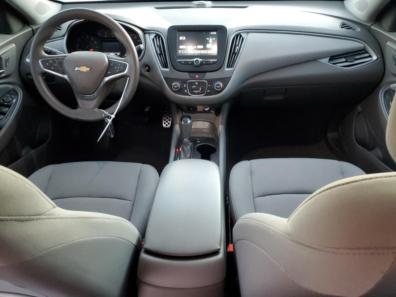 2017 Chevrolet Malibu - Image 8
