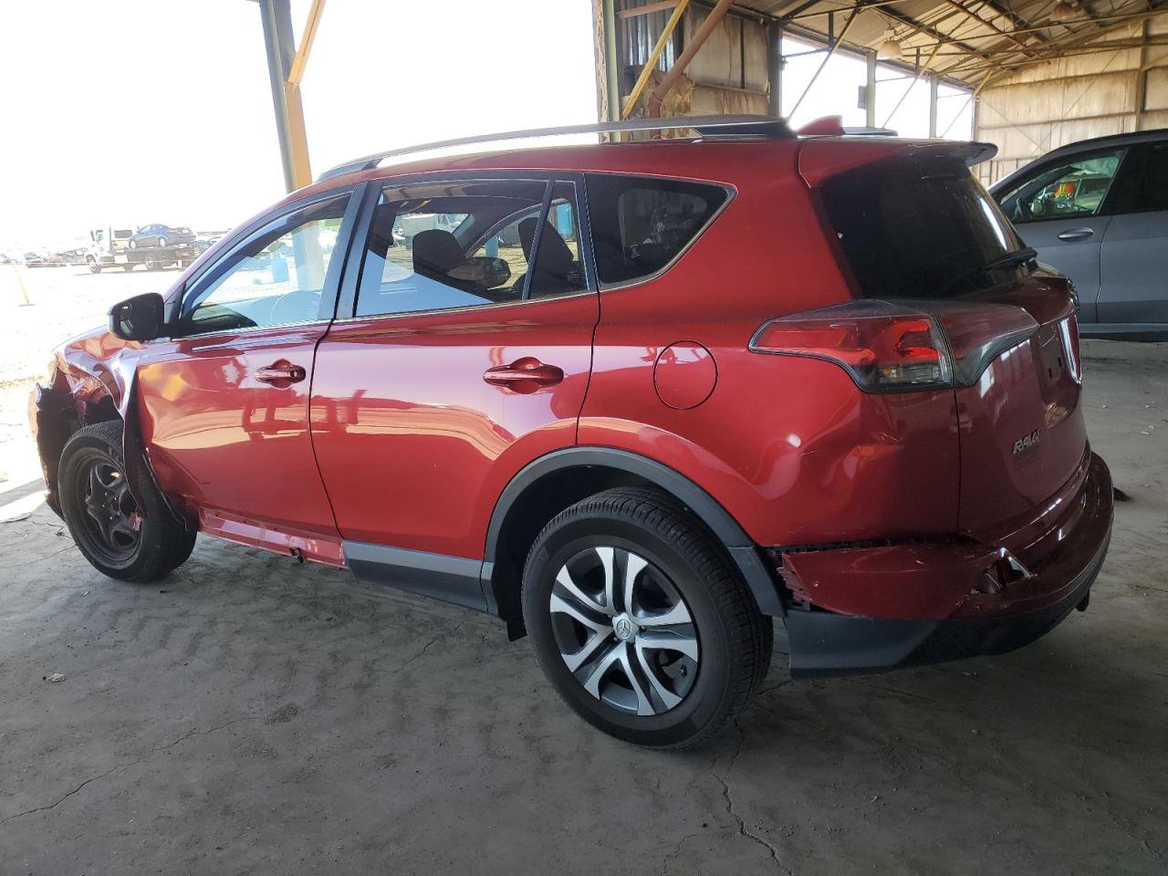 VIN JTMBFREV6GJ057808 2016 TOYOTA RAV4 no.2