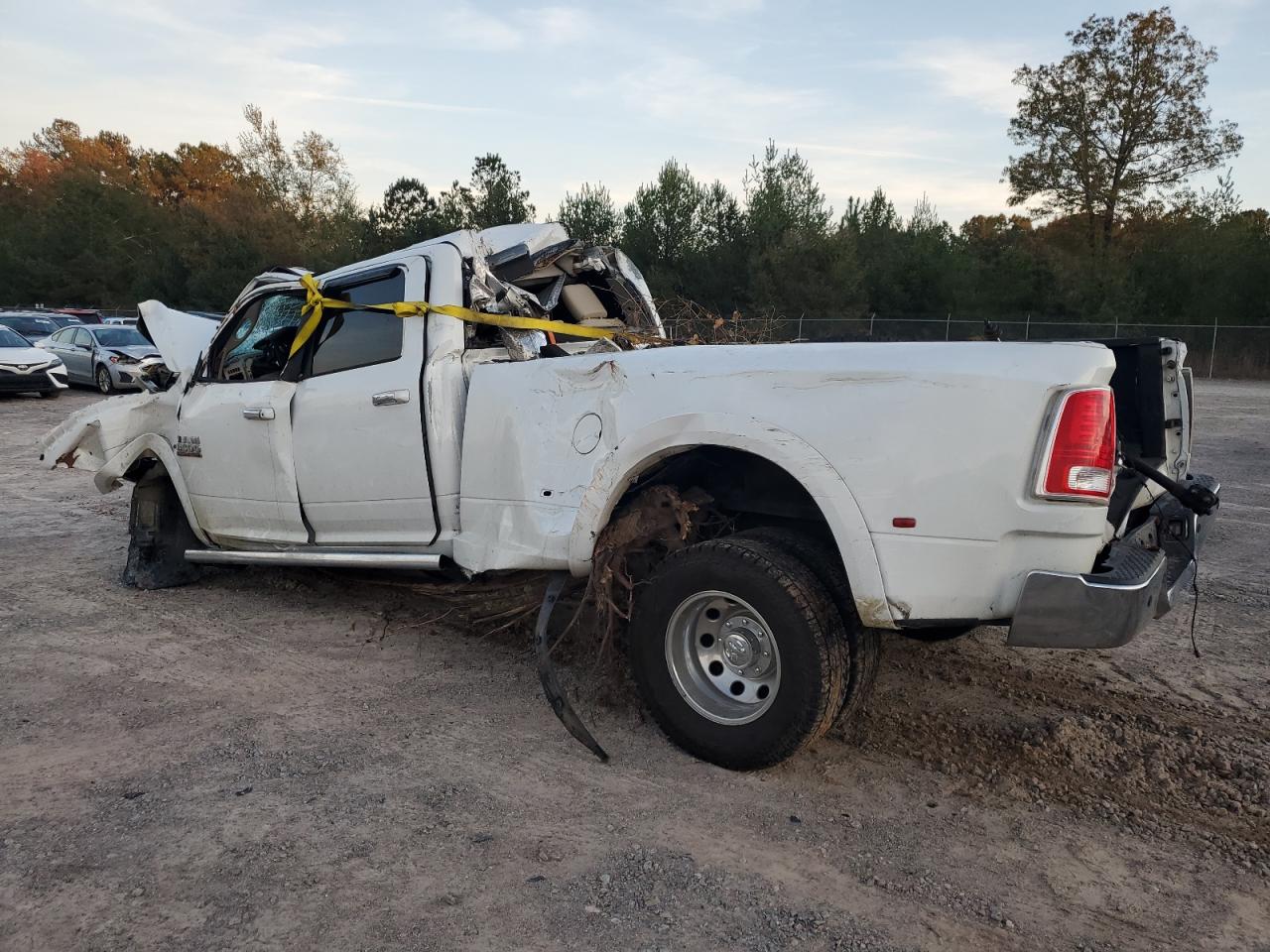 2014 RAM 3500 - Image 2