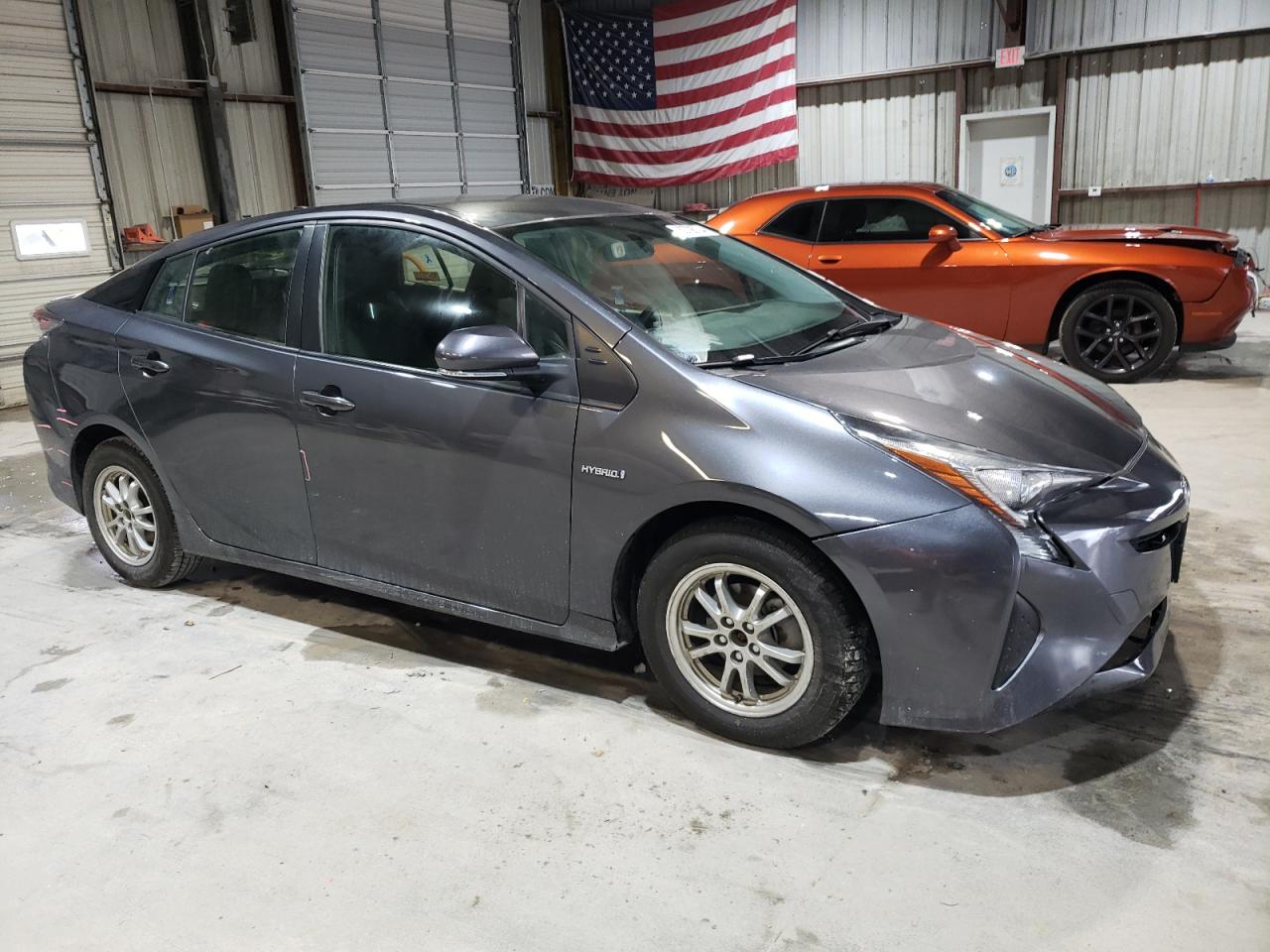 2016 Toyota Prius - Image 4