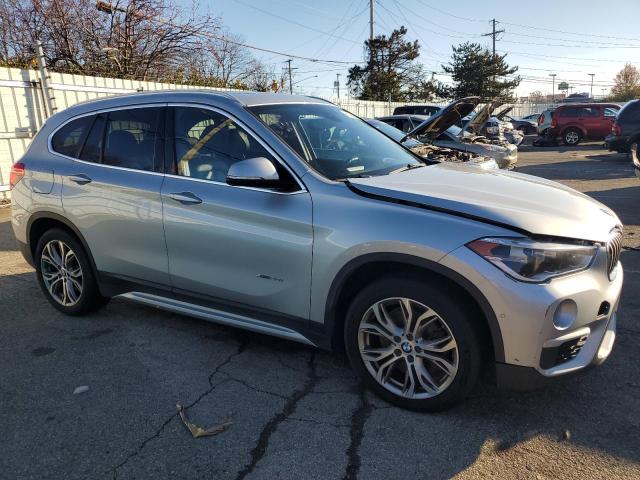 Parquets BMW X1 2016 Srebrny