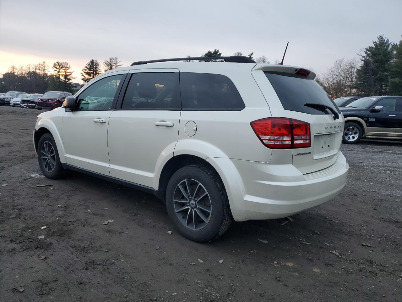 2018 Dodge Journey - Image 2