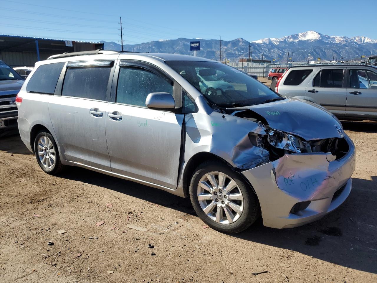 2011 Toyota Sienna - Image 4