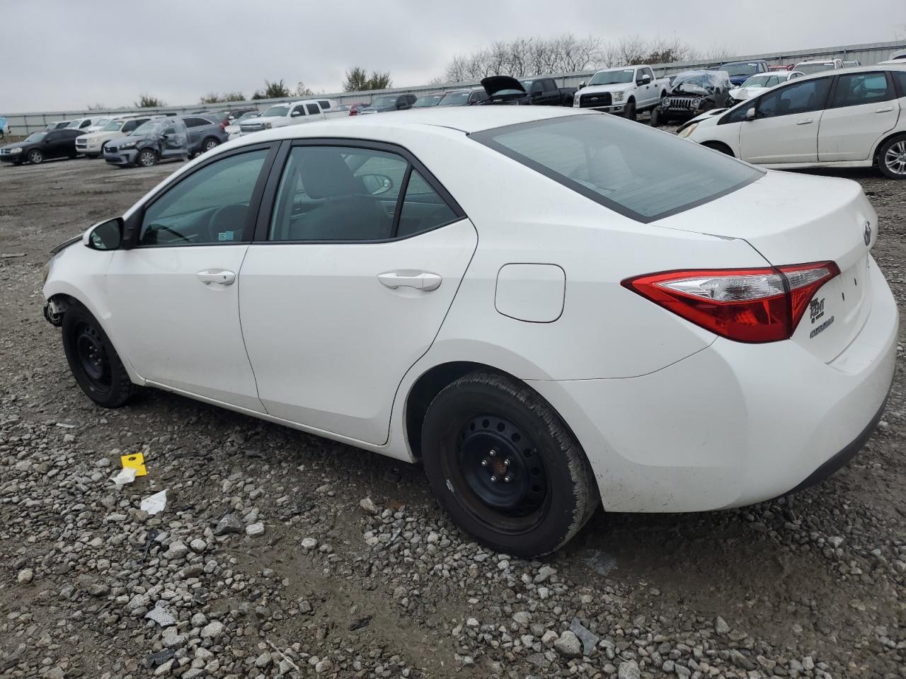 VIN 5YFBURHE3FP251594 2015 TOYOTA COROLLA no.2