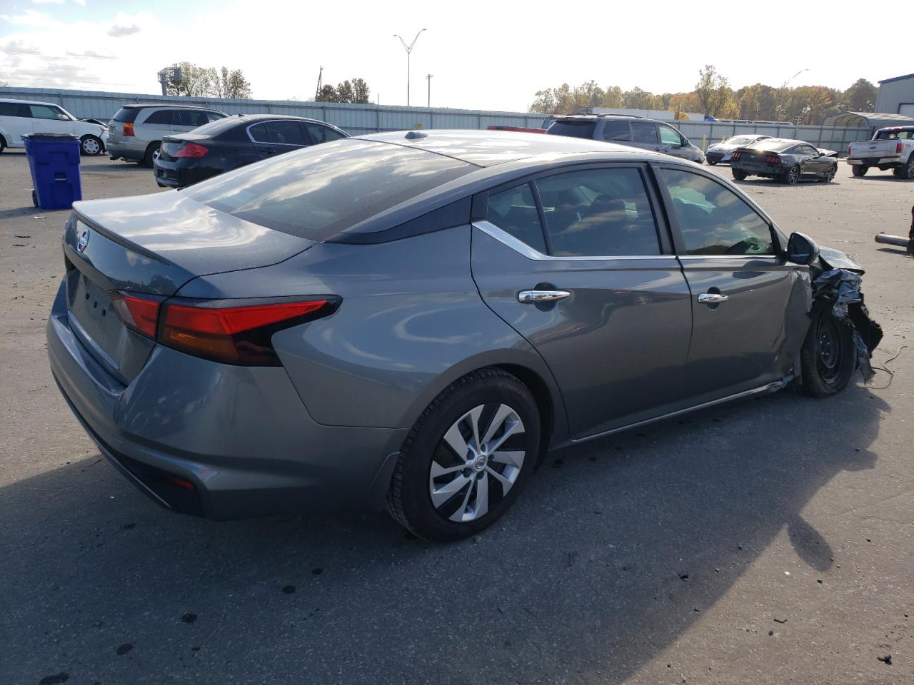 2020 Nissan Altima - Image 3