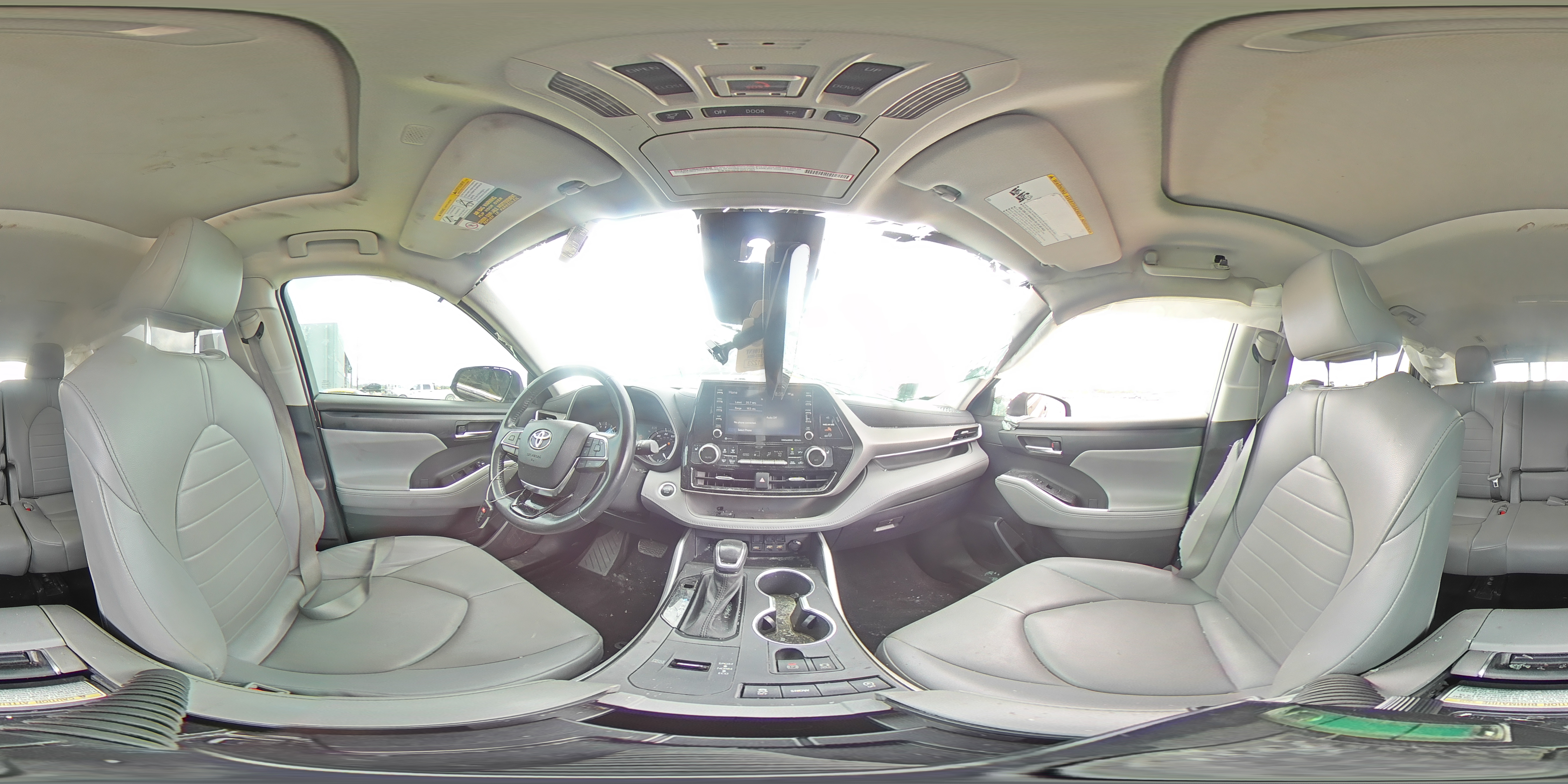 2021 Toyota Highlander - Image 13