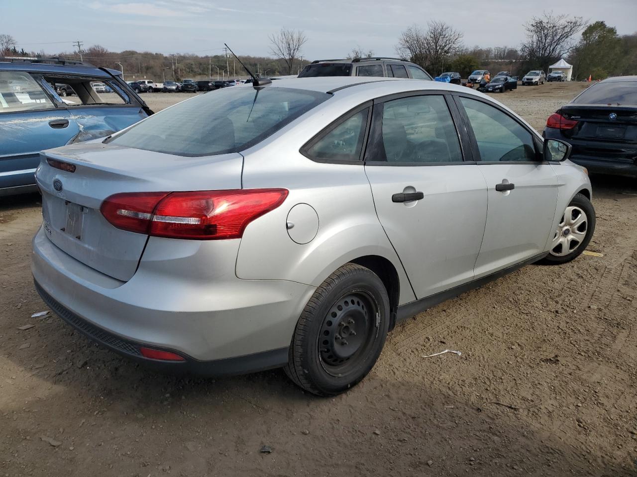 VIN 1FADP3E25GL331051 2016 FORD FOCUS no.3