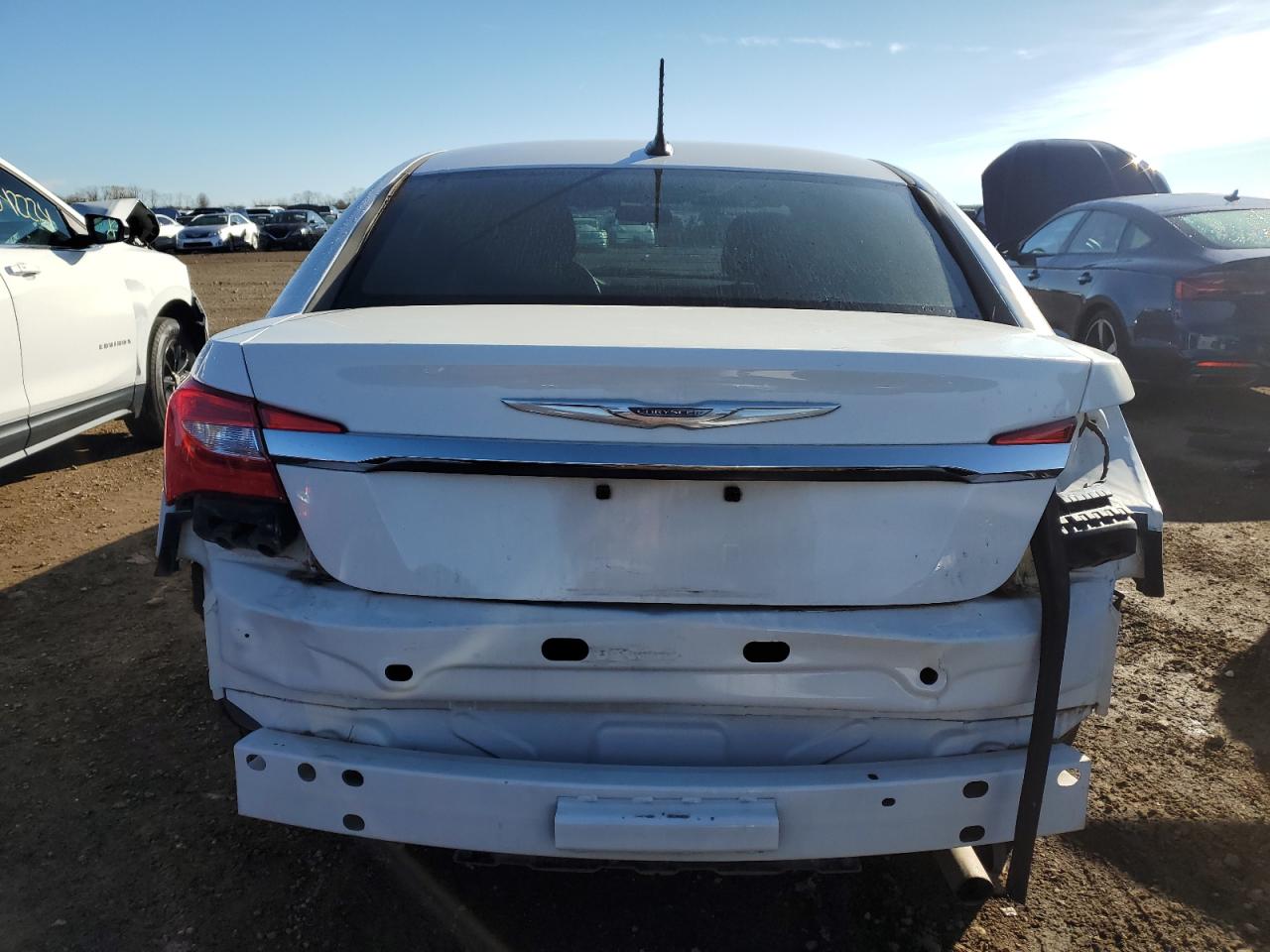 2013 Chrysler 200 - Image 6