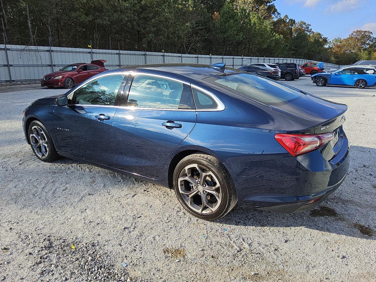 2021 Chevrolet Malibu - Image 2