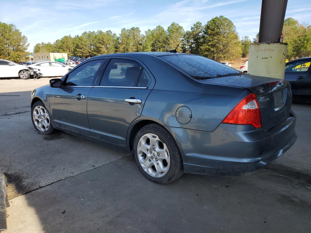 2011 Ford Fusion - Image 2