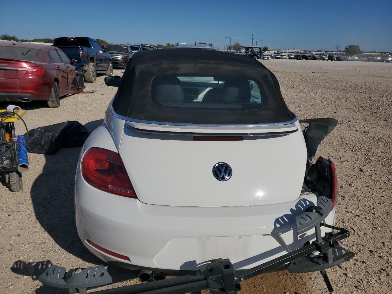 VIN 3VW5X7AT7DM811040 2013 VOLKSWAGEN BEETLE no.6