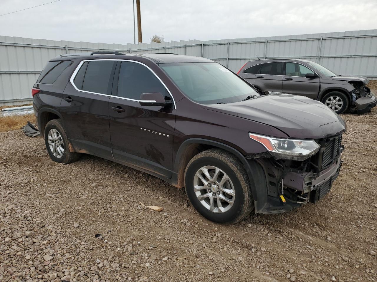 VIN 1GNEVGKW6JJ157469 2018 CHEVROLET TRAVERSE no.4