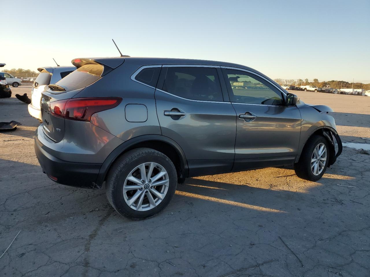 2019 Nissan Rogue - Image 3