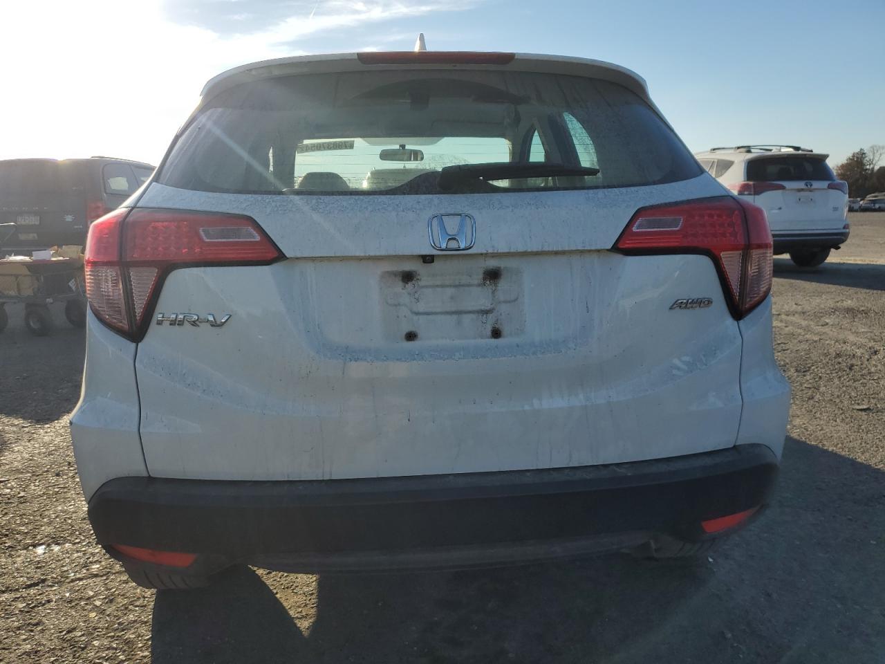 2018 Honda Hr-V Lx VIN: 3CZRU6H30JM700204 Lot: 79837054