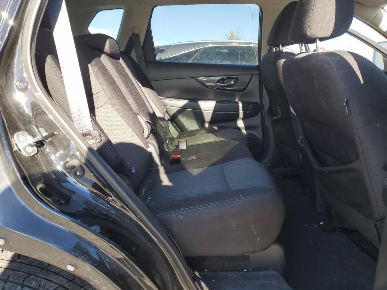 2019 Nissan Rogue - Image 11
