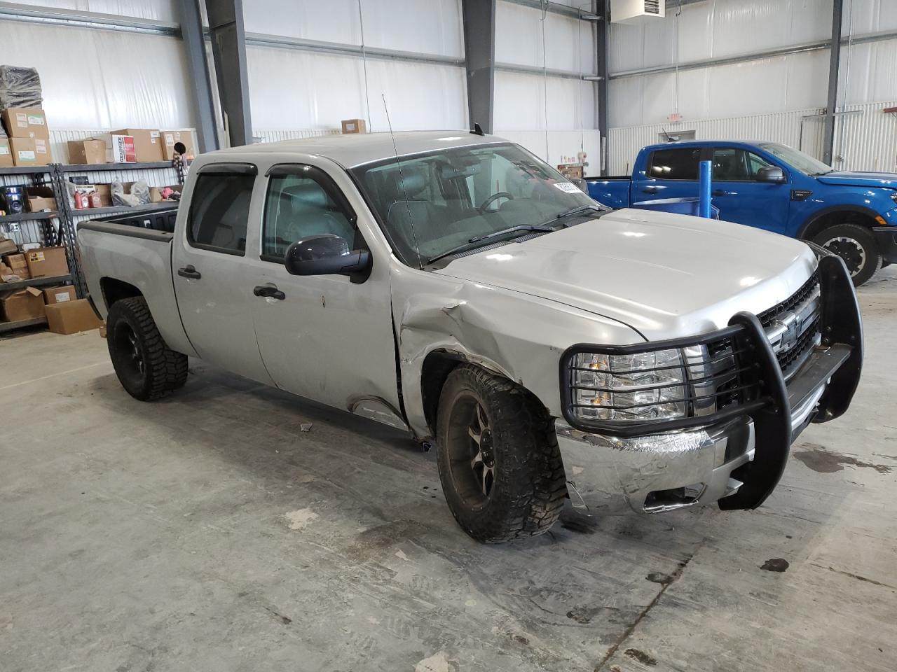2013 Chevrolet Silverado - Image 4
