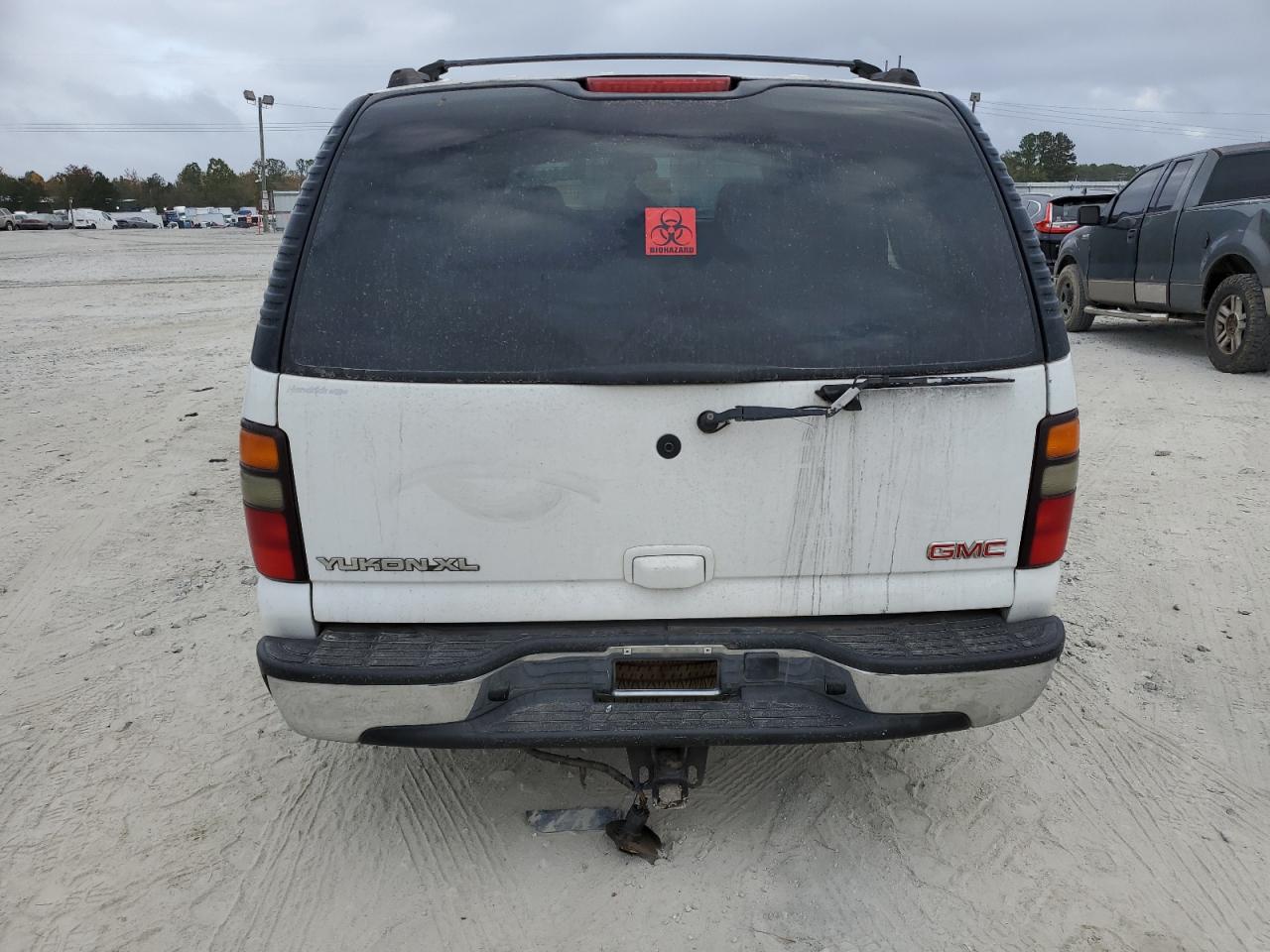 2004 GMC Yukon - Image 6