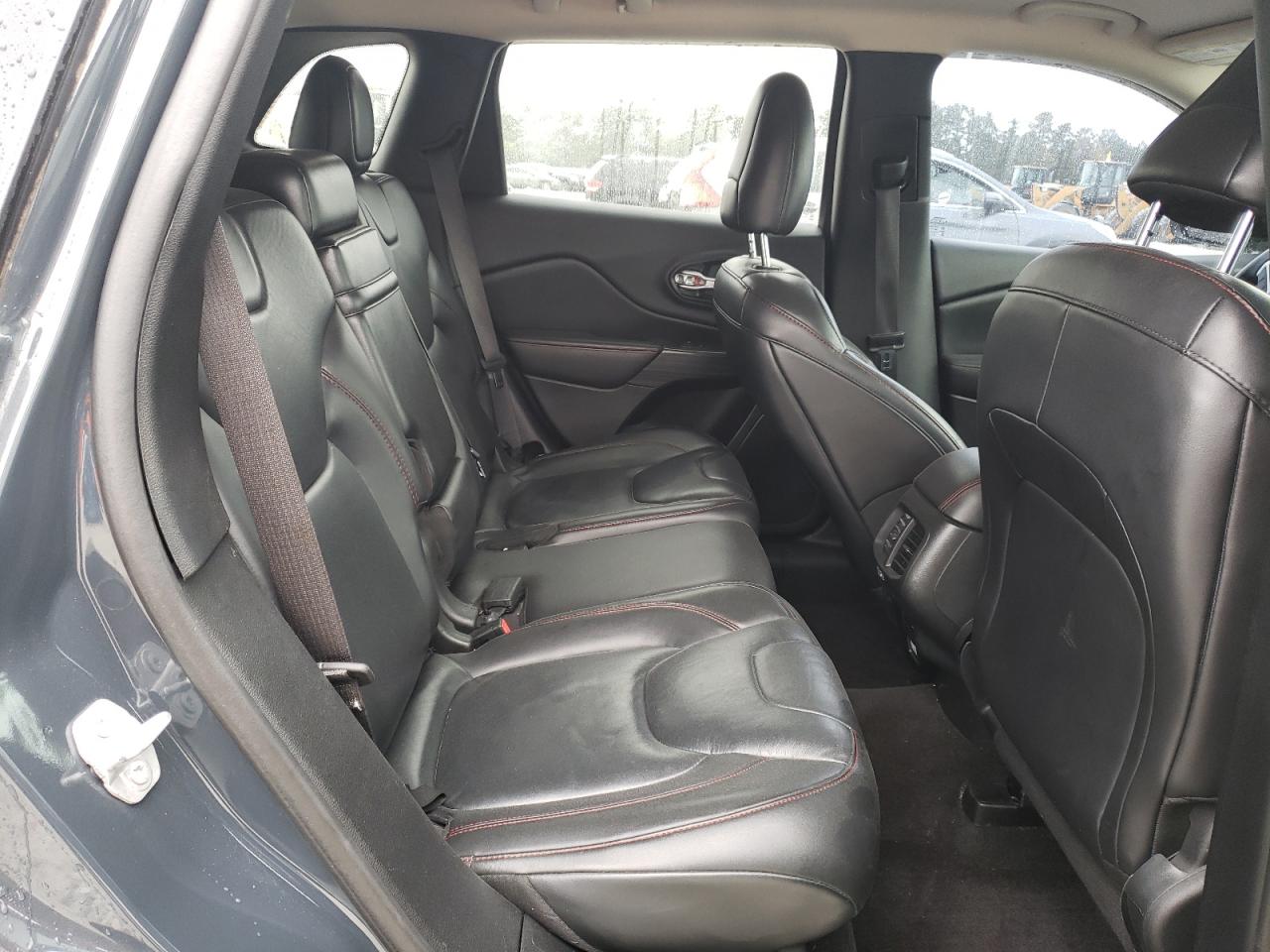 2016 Jeep Cherokee - Image 11