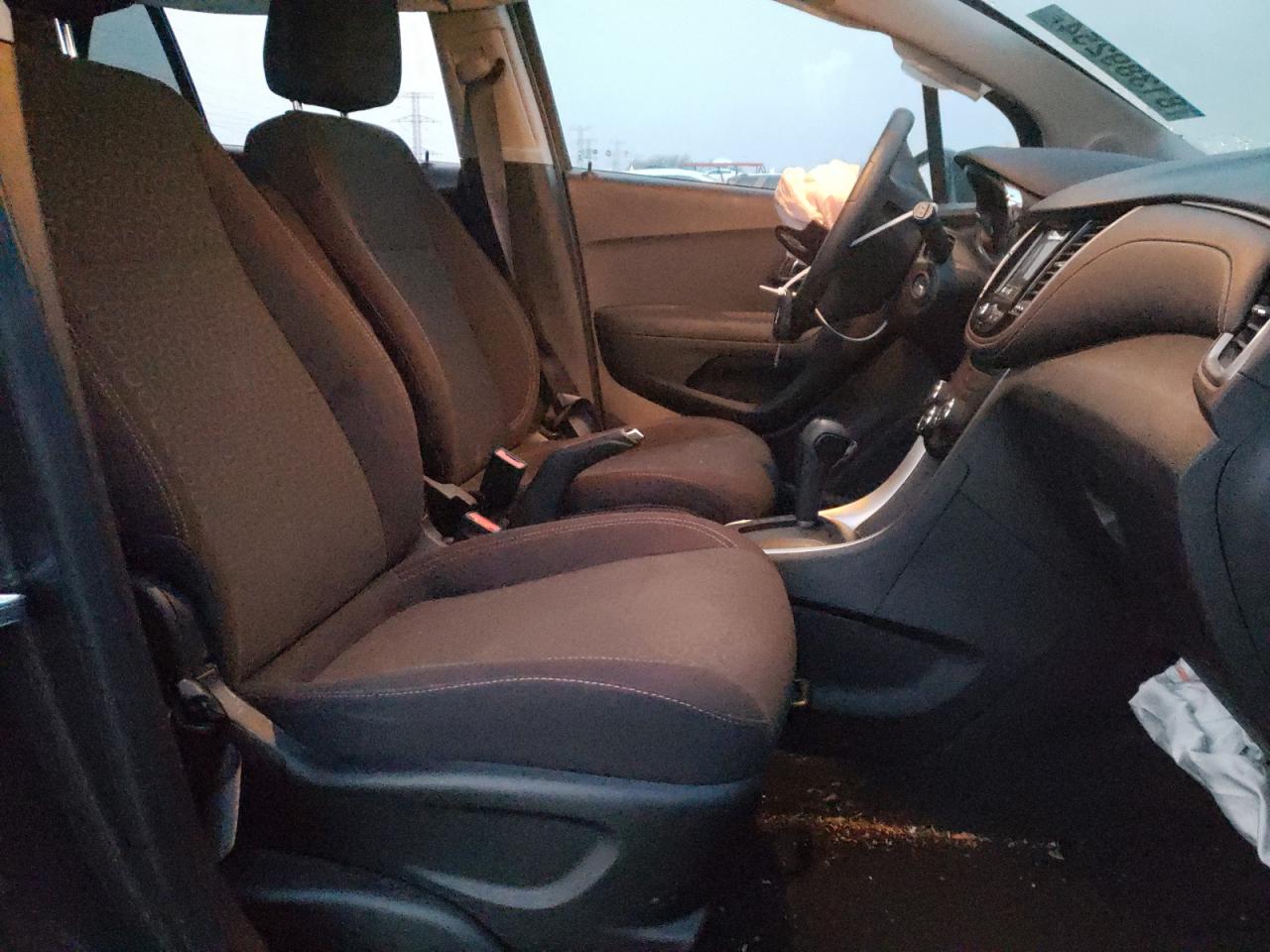 2020 Chevrolet Trax - Image 7