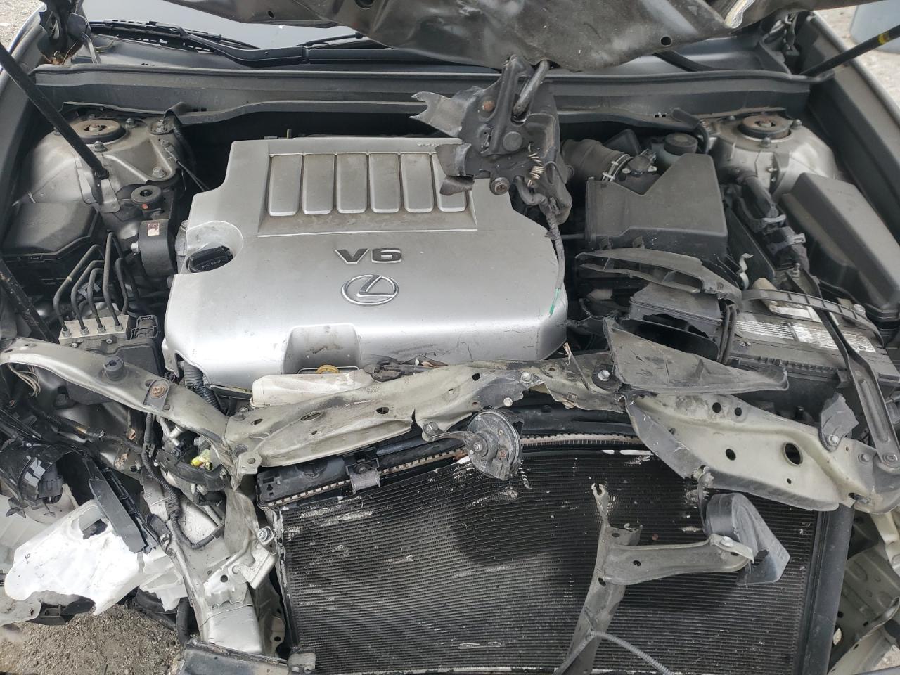2016 Lexus ES - Image 11