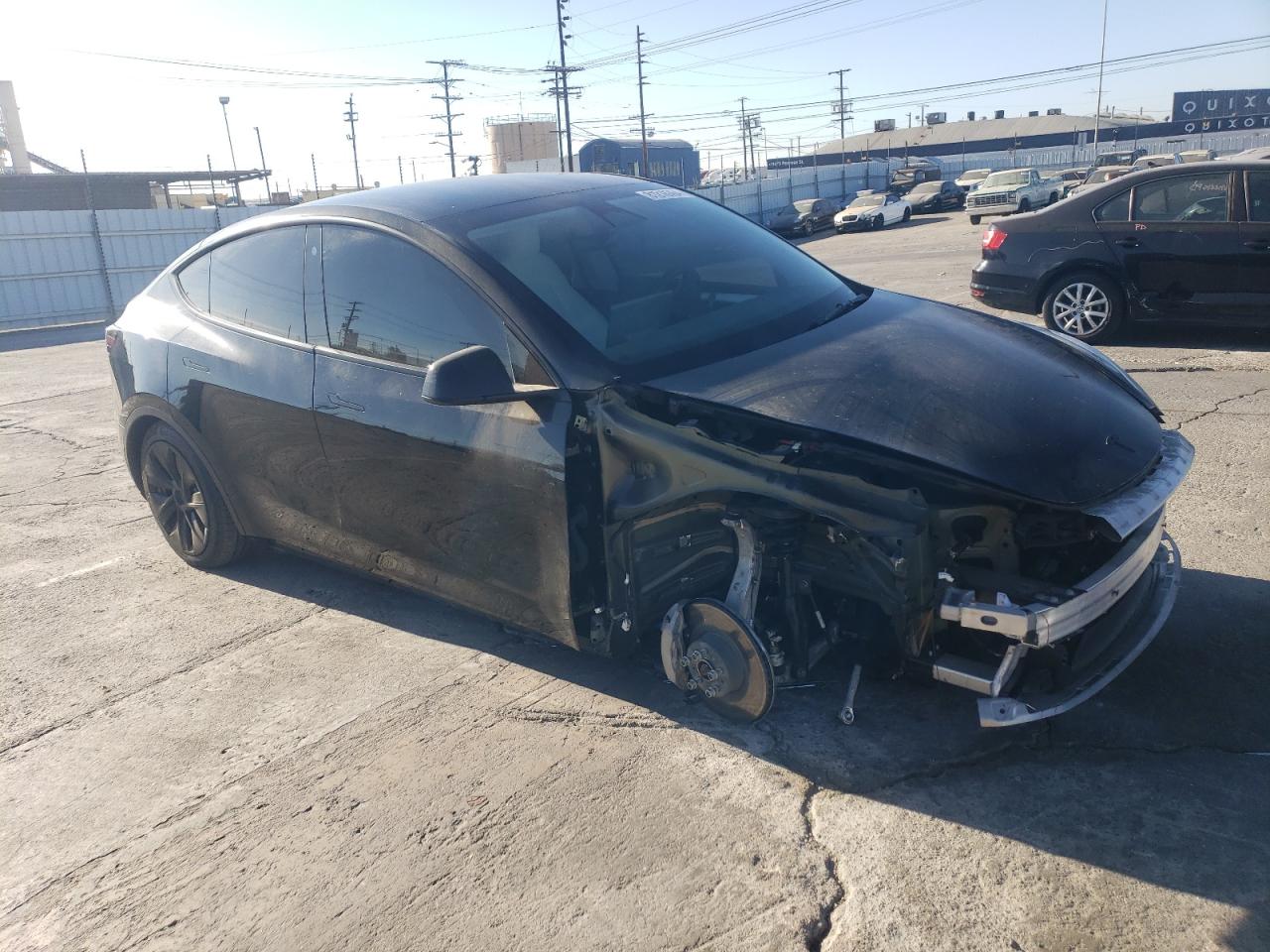 VIN 7SAYGDEE4PA097077 2023 TESLA MODEL Y no.4