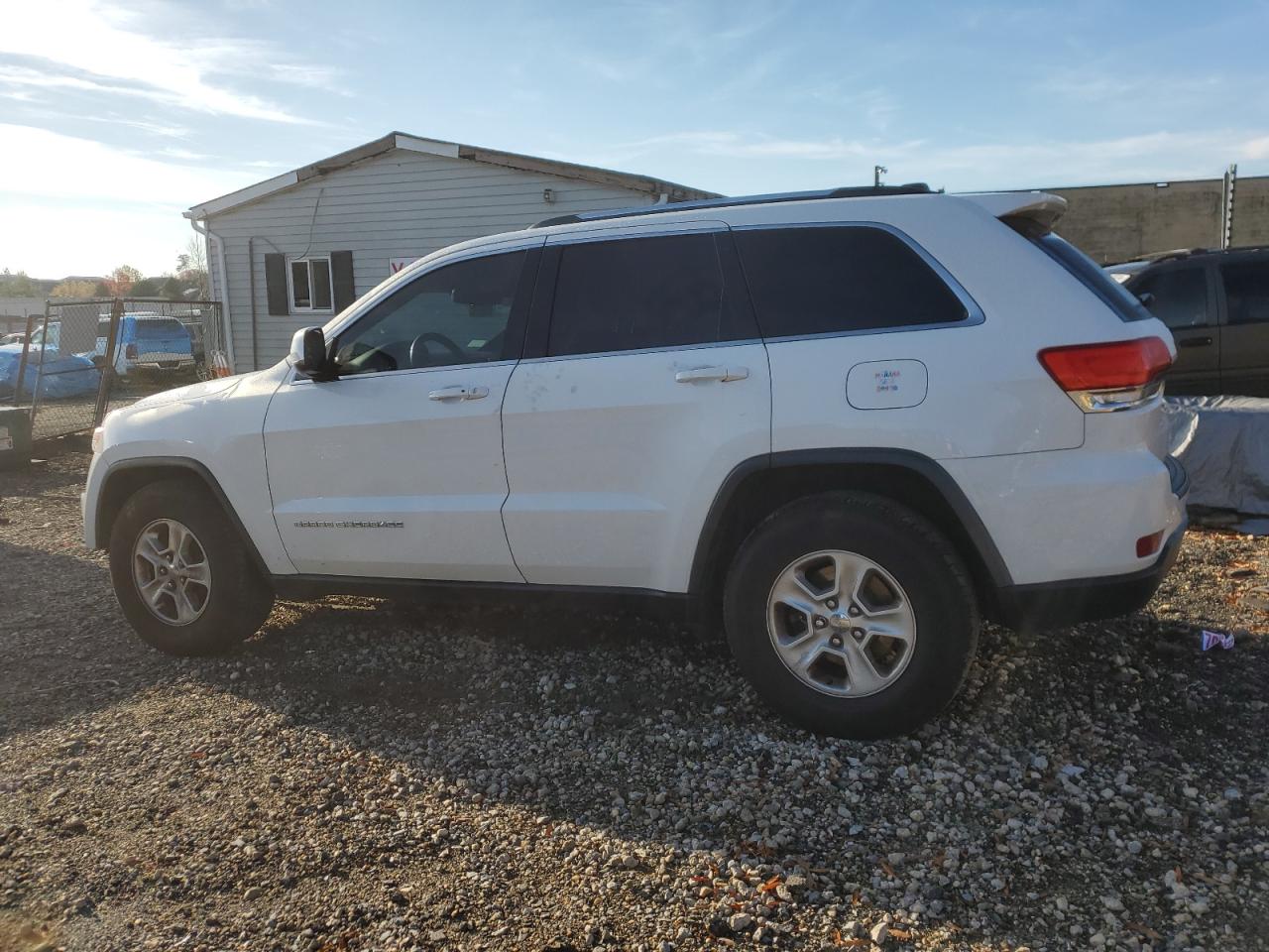 2016 Jeep Grand Cherokee - Image 2