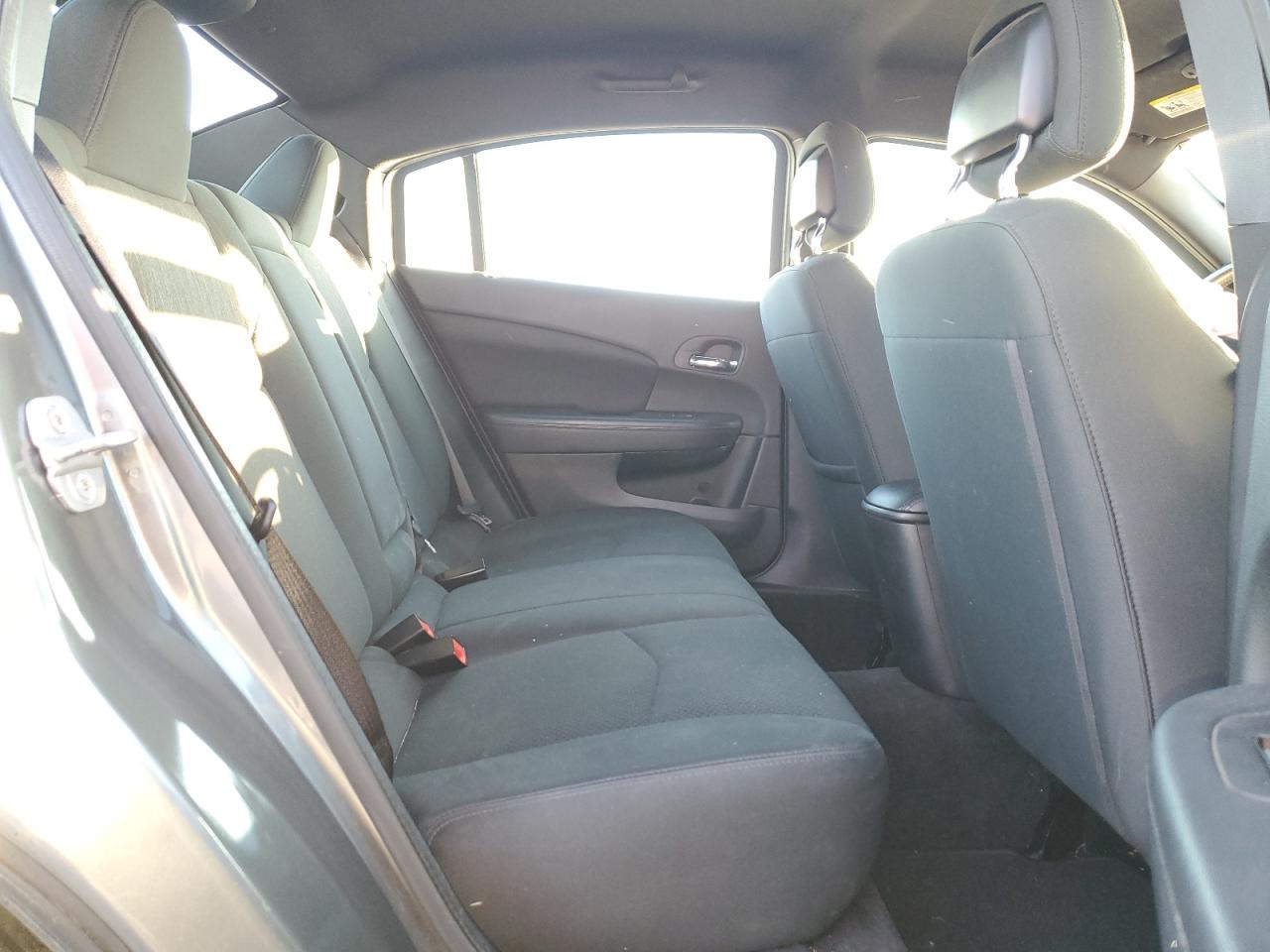 2012 Chrysler 200 - Image 10