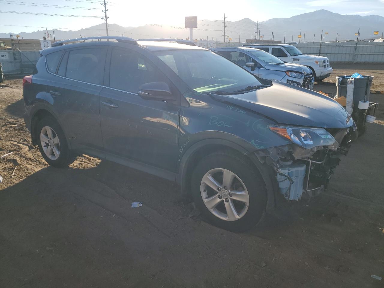 VIN JTMRFREV2D5015607 2013 TOYOTA RAV4 no.4