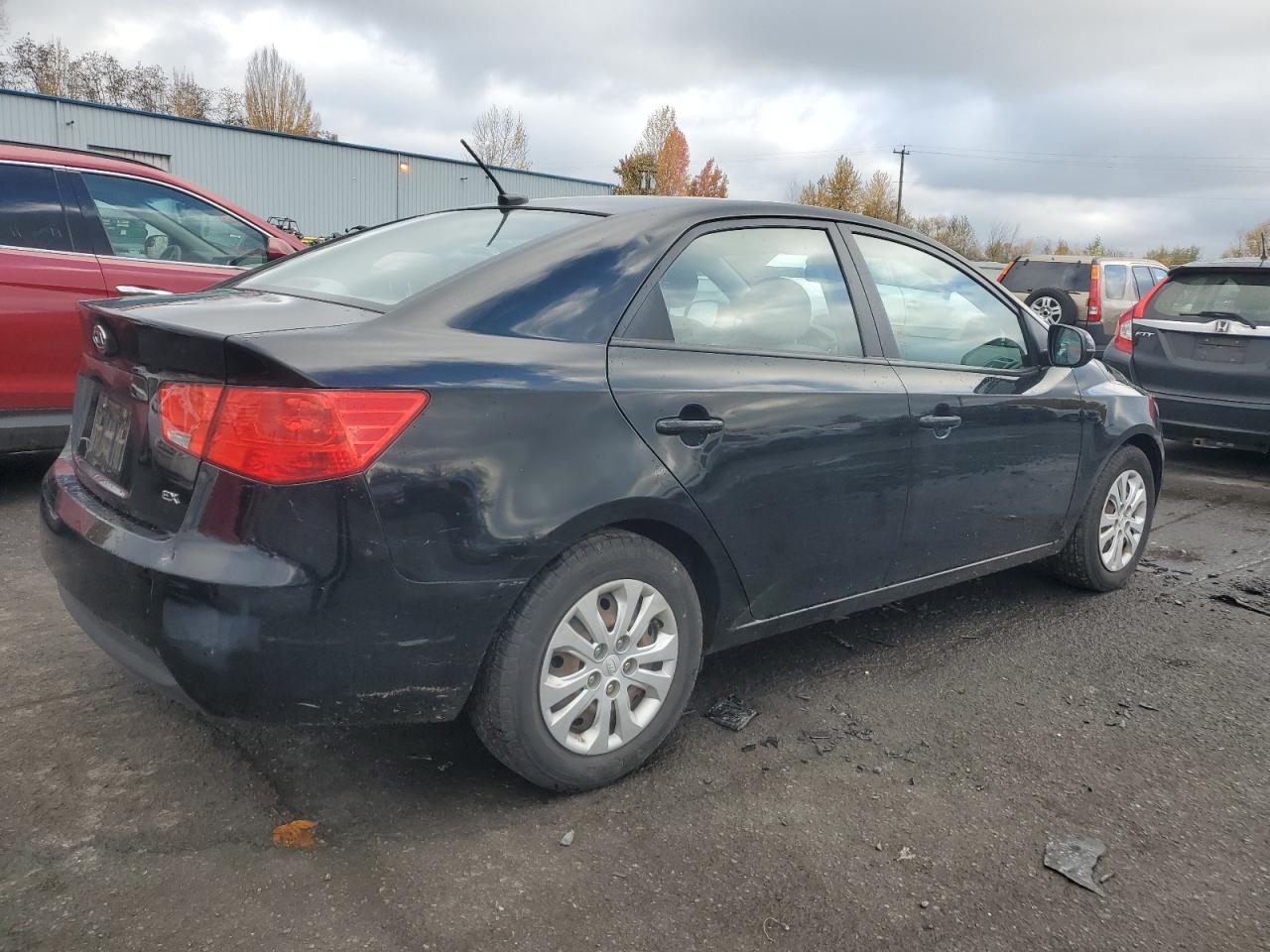 VIN KNAFU4A29D5708193 2013 KIA FORTE no.3