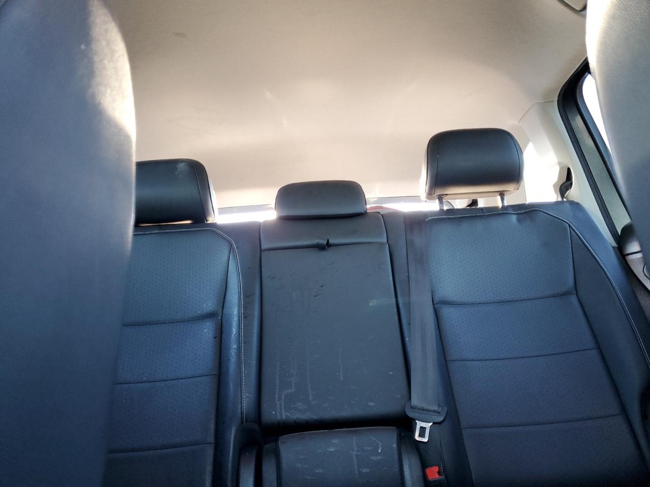 2021 Volkswagen Tiguan - Image 10