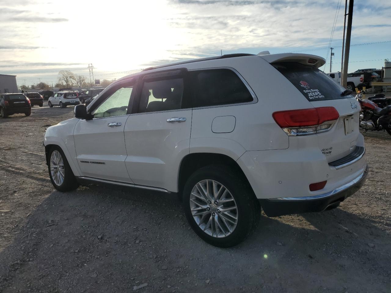 2017 Jeep Grand Cherokee - Image 2