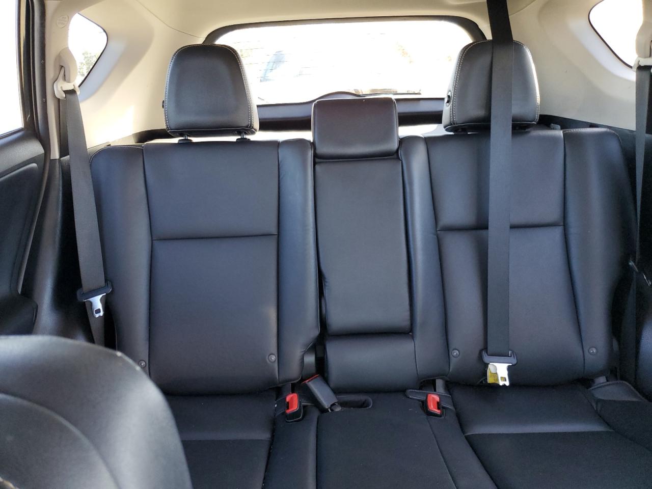 2015 Toyota RAV 4 - Image 10
