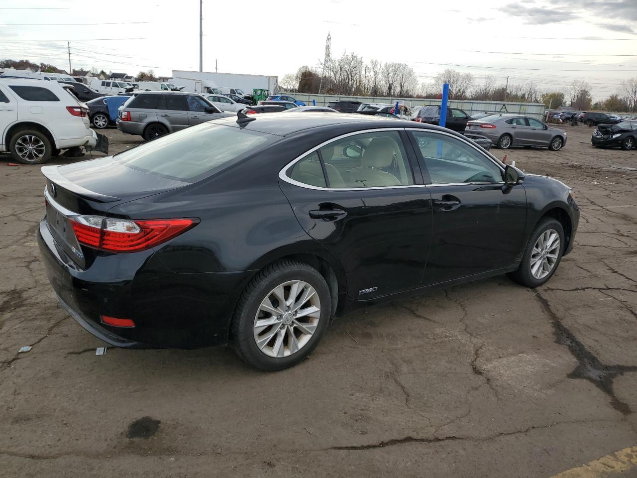 2014 Lexus ES - Image 3