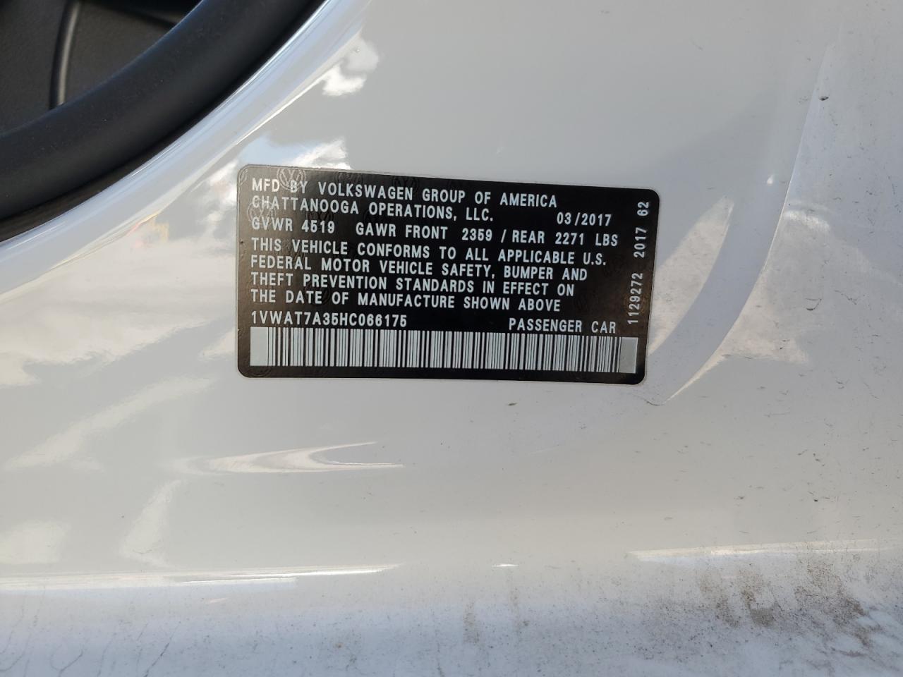 2017 Volkswagen Passat - Image 12