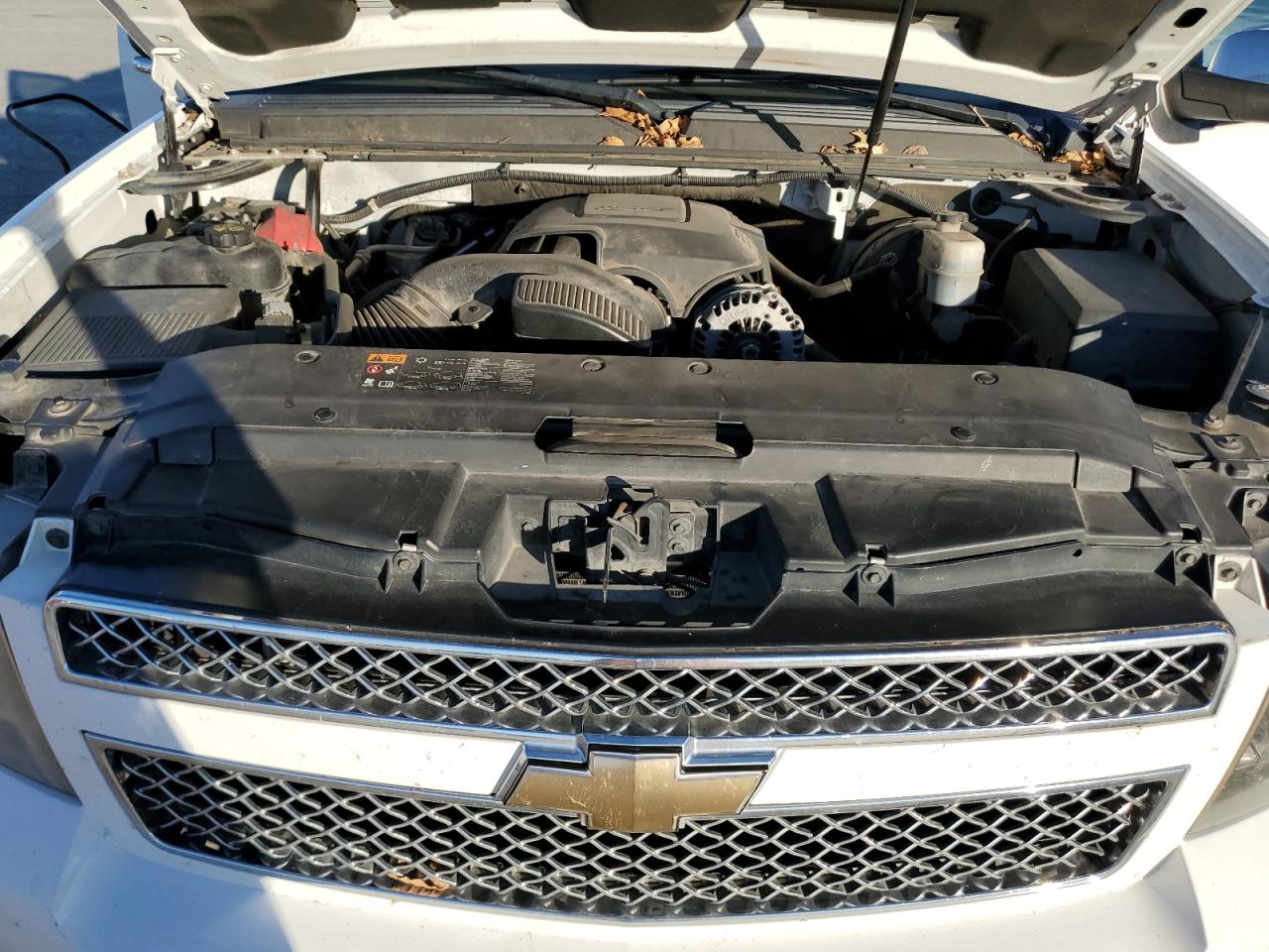2011 Chevrolet Suburban - Image 12