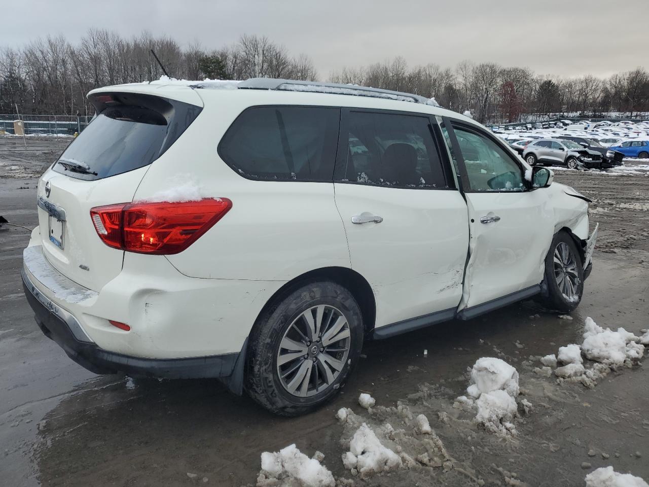 VIN 5N1DR2MM2HC623013 2017 NISSAN PATHFINDER no.3