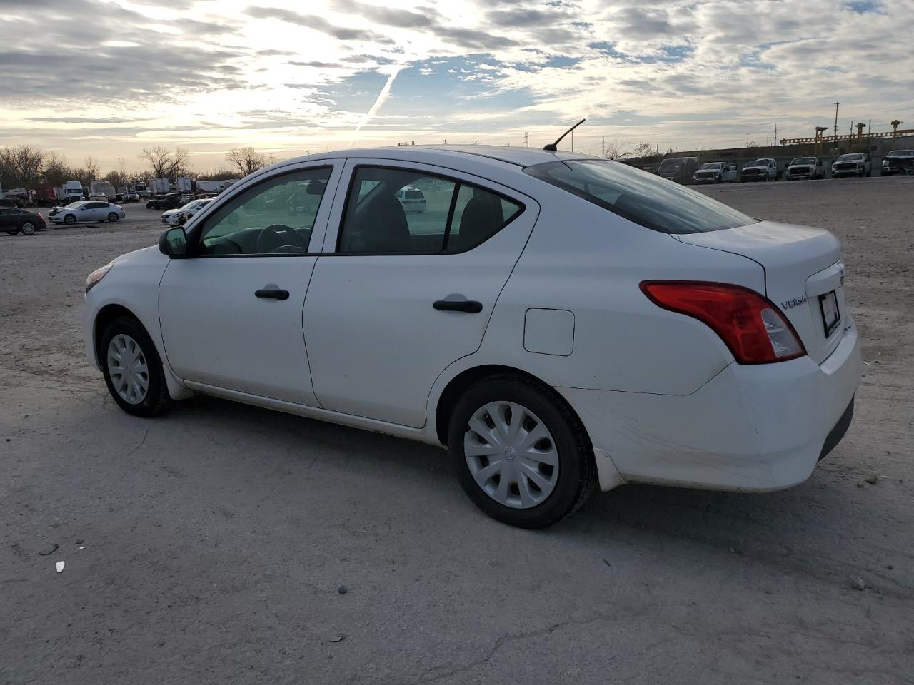 2015 Nissan Versa - Image 2