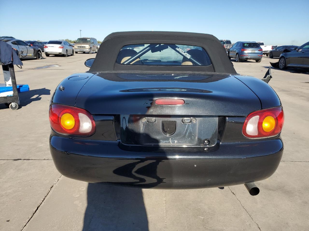 2000 Mazda Mx-5 Miata Base VIN: JM1NB3531Y0140915 Lot: 80931184