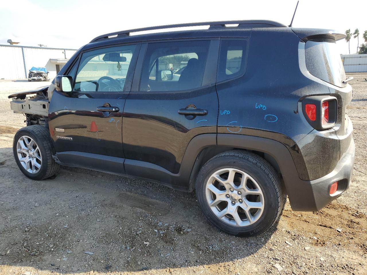 VIN ZACCJABB3JPJ20138 2018 JEEP RENEGADE no.2