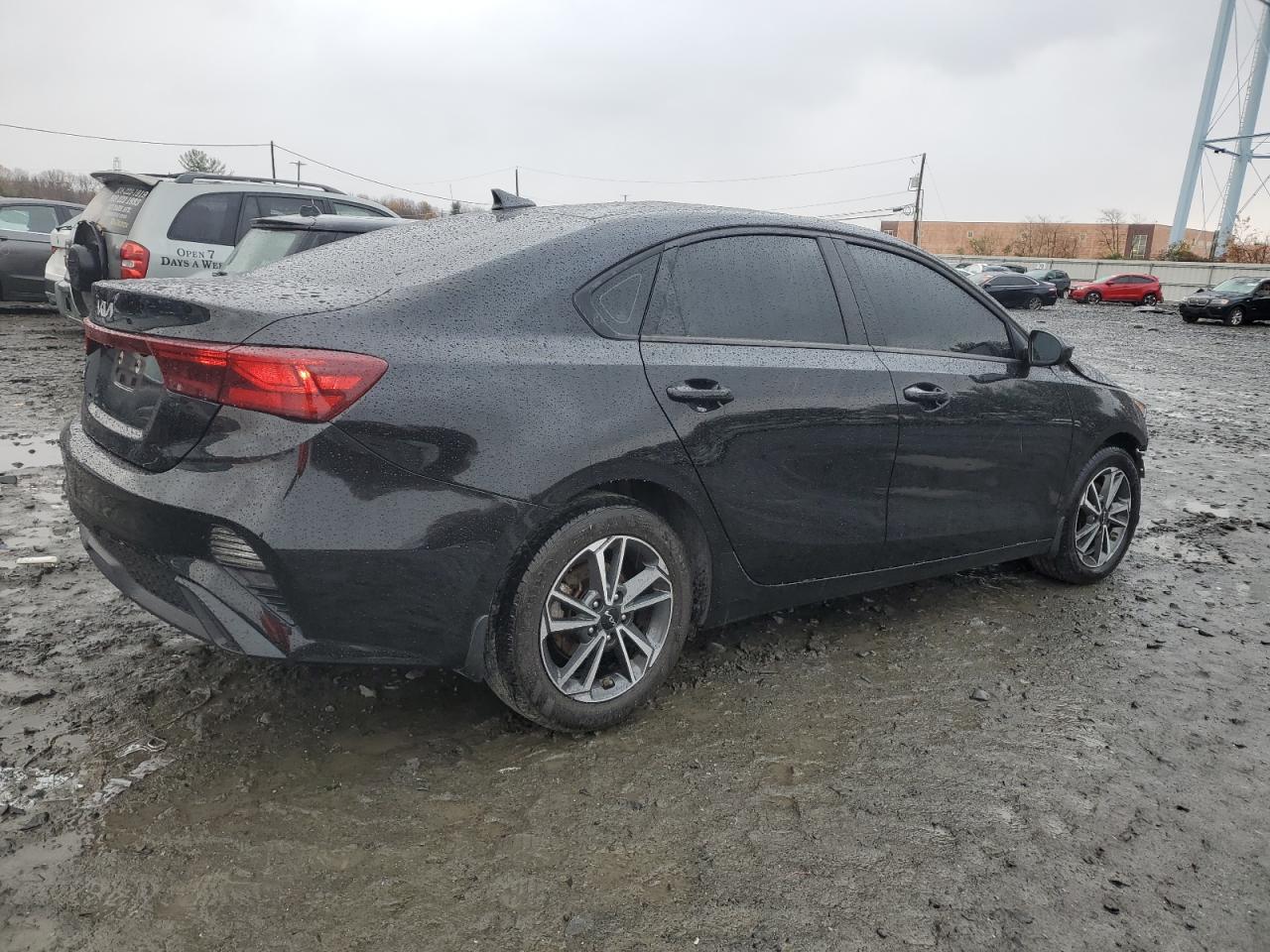 2022 Kia Forte - Image 3