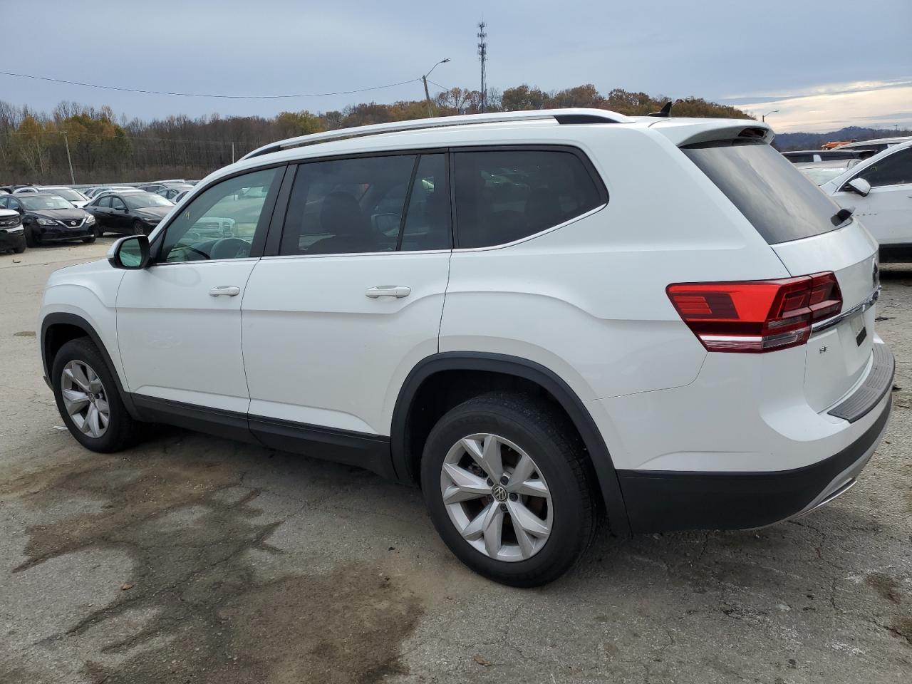 2018 Volkswagen Atlas - Image 2