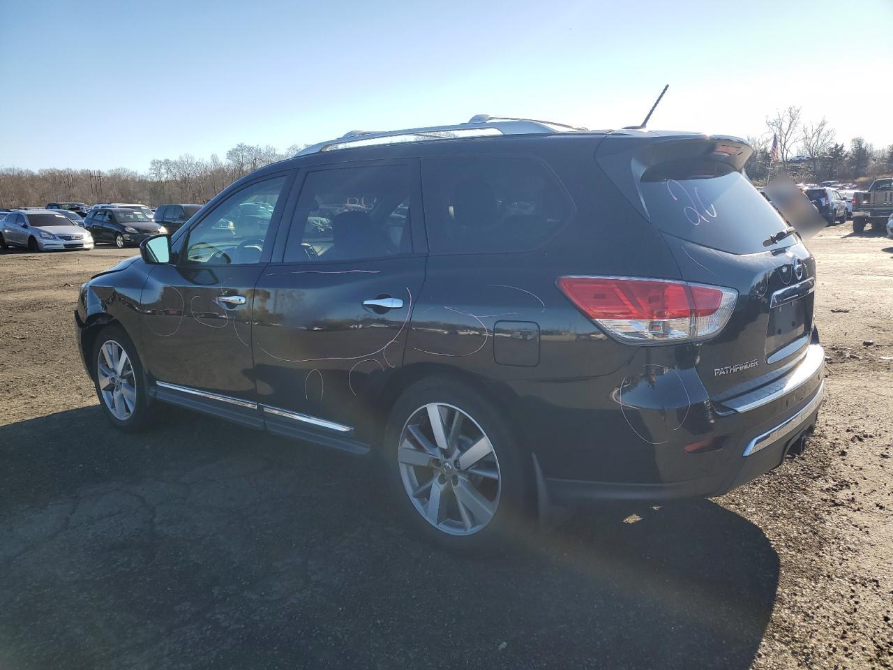 2015 Nissan Pathfinder - Image 2