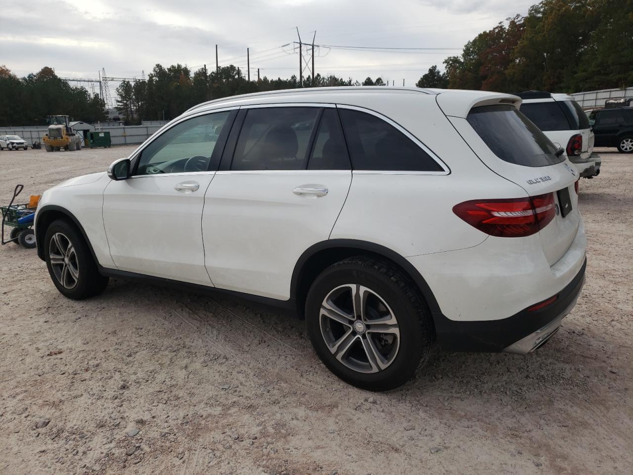 2017 Mercedes-Benz GLC - Image 2