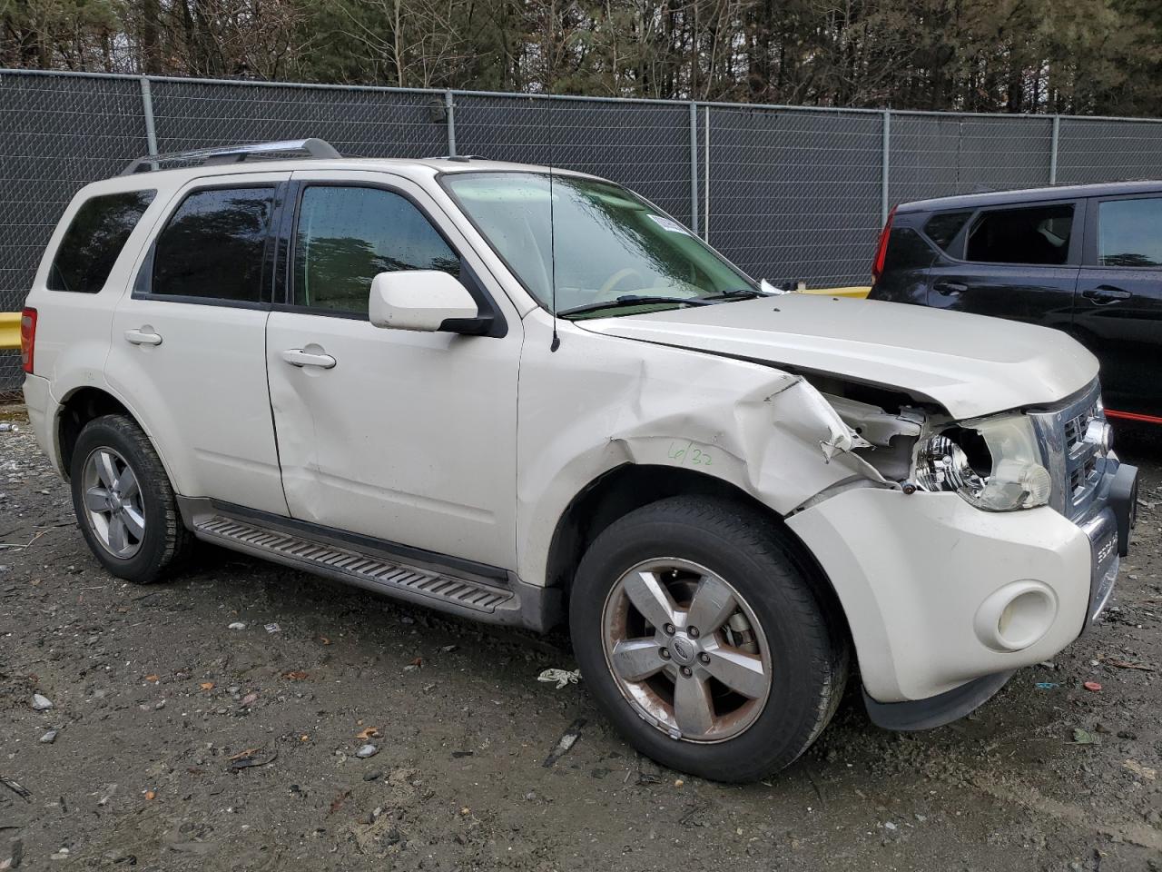 2010 Ford Escape - Image 4