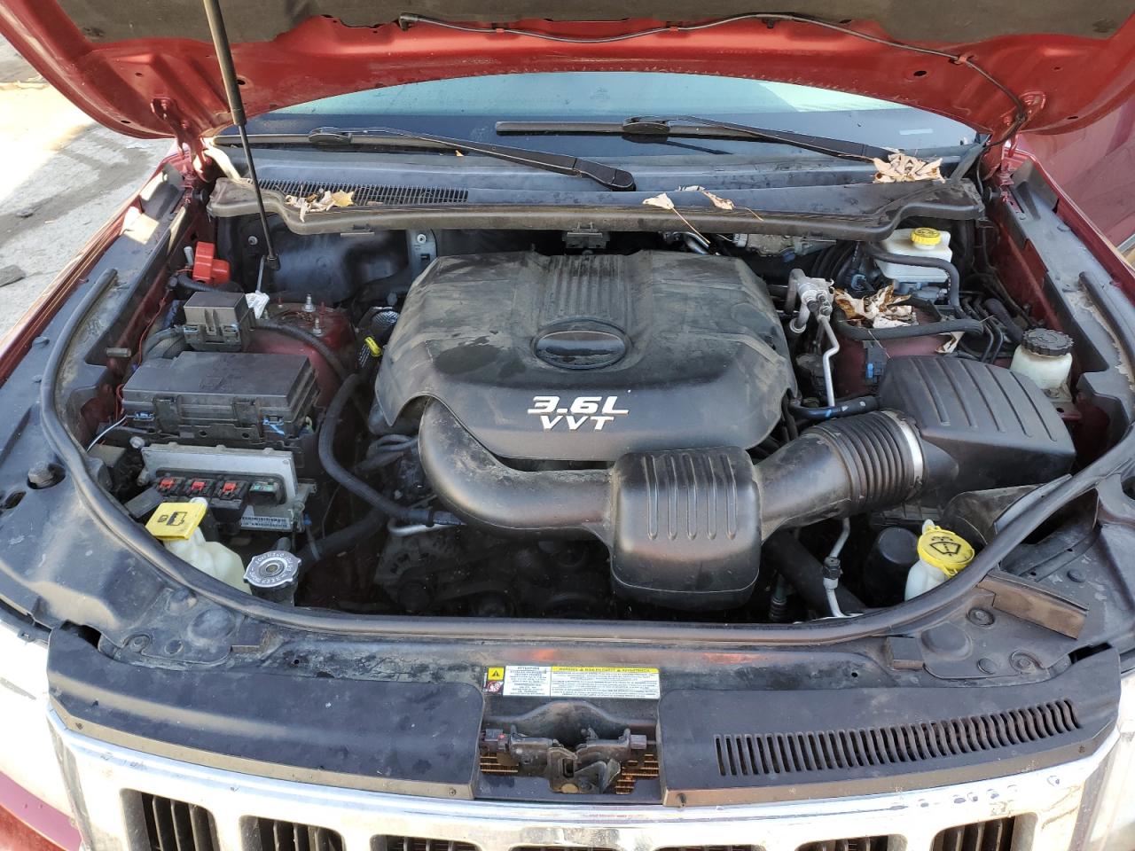 2012 Jeep Grand Cherokee - Image 12