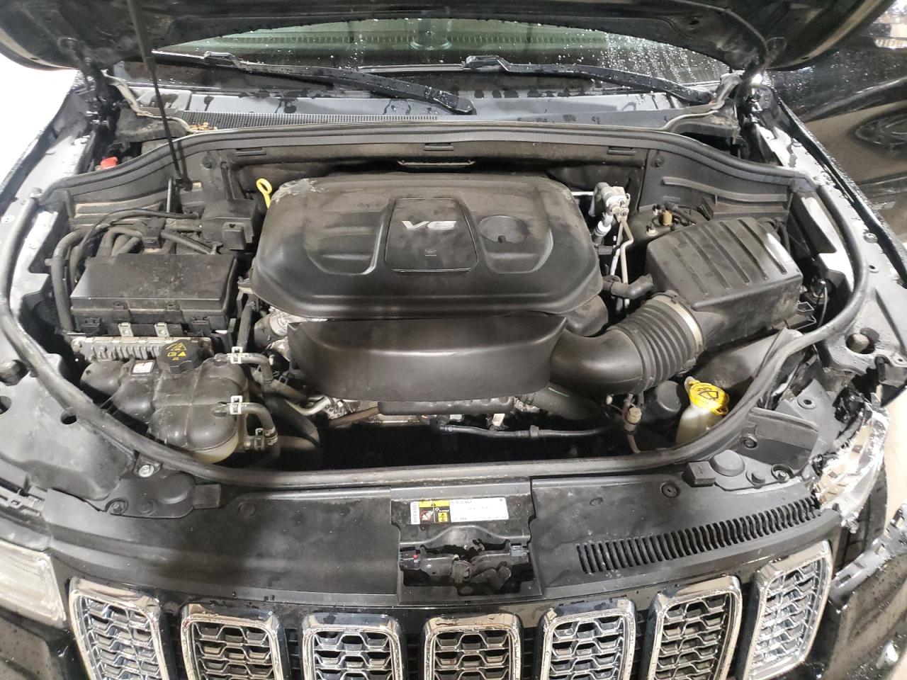 2017 Jeep Grand Cherokee - Image 12