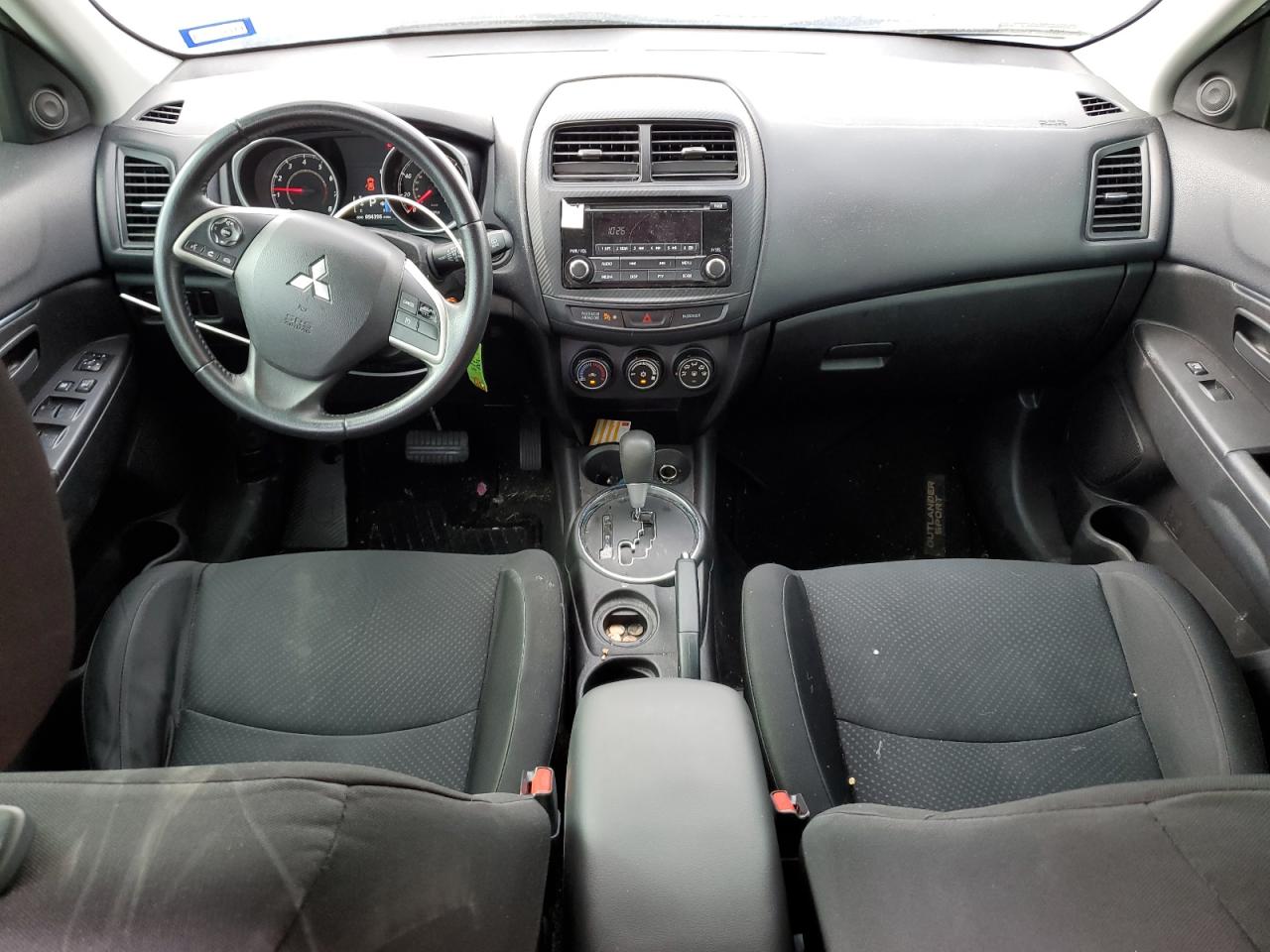 2015 Mitsubishi Outlander - Image 8