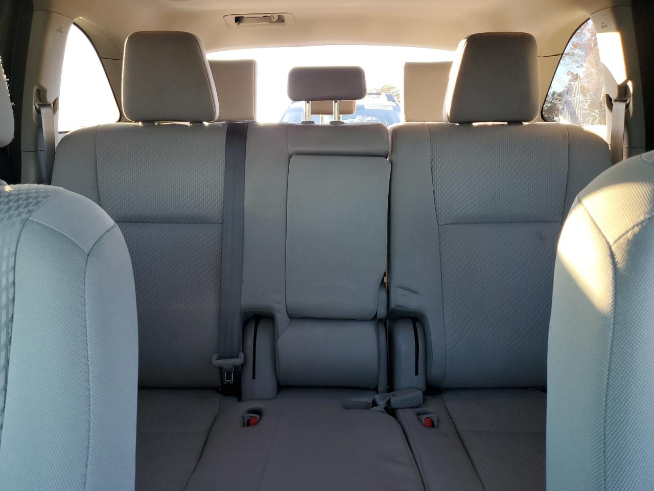 2018 Toyota Highlander - Image 10